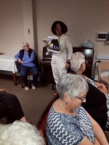 Gesprek oor brei geniet: Projek offer al 30 jaar van omgee