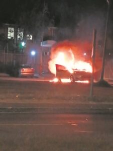 Motor aan brand gesteek ná ongeluk in Elsiesrivier