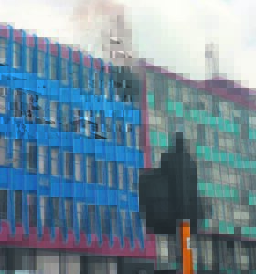 Woonstel langs Voortrekkerweg in Parow brand