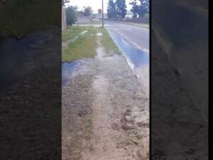 VIDEO: Duisende liter water gemors ná Stad lekkasie regmaak