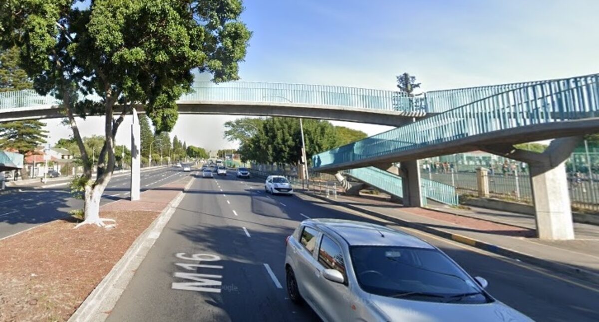 Voetbrug heropen eers in Mei