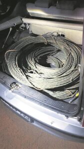 Vyf mans vas oor R85 000 se kabels