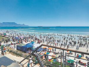 Beaches full despite pollution