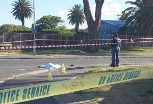 Woman gunned down in Bonteheuwel, Cape Town, three suspects on the run