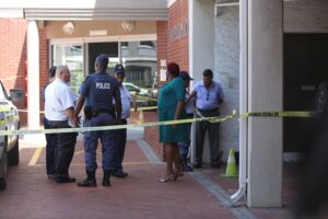 OPVOLG: Man sterf ná hy glo vrou in Tygervallei skiet