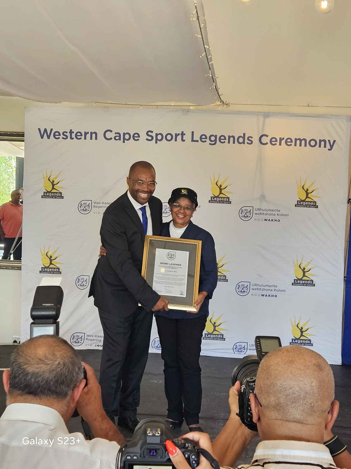 Sportjoernalis Avril Fillies van Eersterivier veg die pad oop vir vroue