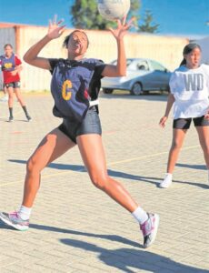 Meisie kry op die nipper geld om oorsee te gaan