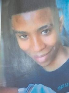 Tiener (18) daag nie by werk op nie, steeds vermis