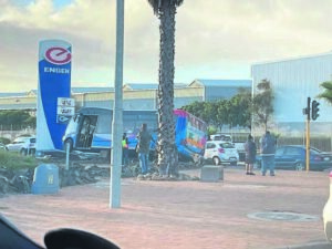 Taxi driver flees after accident