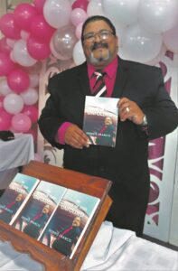 Radio-omroeper skryf boek oor sy Covid-pad