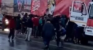 GPF teleurgesteld in inwoners ná geplunder van vragmotor