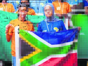 Kaylin en spanmaats kom derde by die Afrika Spelling Bee-kampioenskap