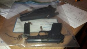 Cops recover guns, ammo in broad daylight