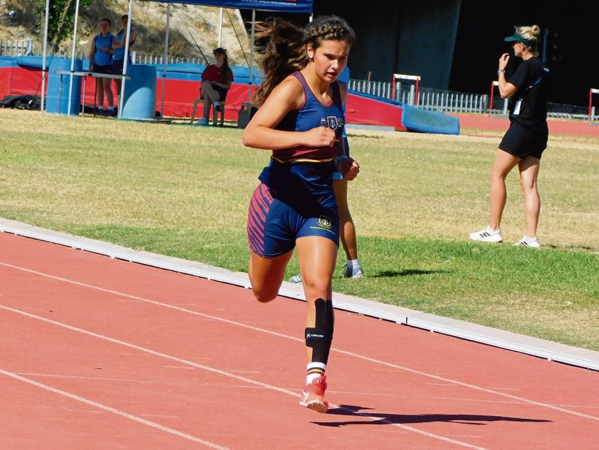 Abiah Louw het tweede gekom in die meisies o.15-he