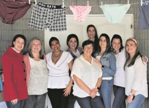 Brackenfell-sakevrou se ‘Project Undies’ gaan volstoom vorentoe