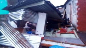 KYK | Wind waai gesin van Ravensmead se wendyhuis om, ses dakloos