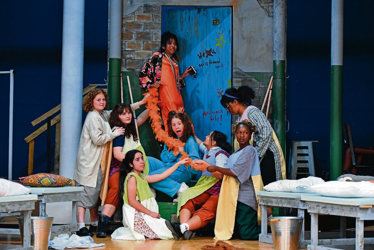 'Annie' on stage at Edgemead High