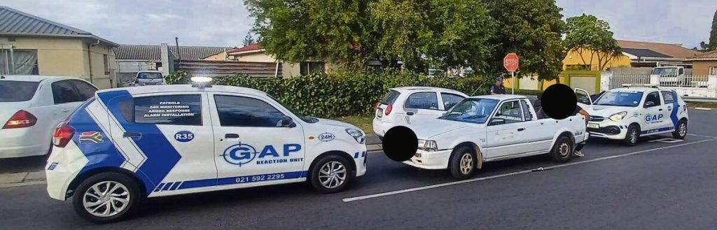 Goodwood Armed Patrols het die vermeende verdagtes vasgetrek.