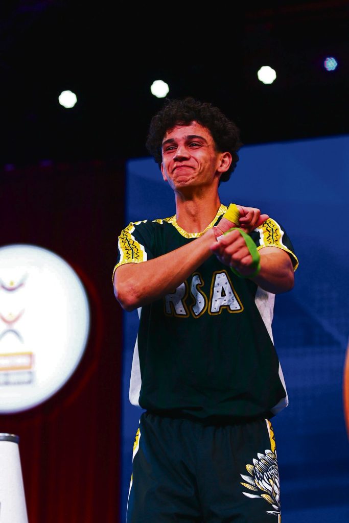 Twee leerders van Hoërskool Stellenberg, Marcel Fourie en Paige Field, het skitter aan die ICU-wêreldkampioenskap in Orlando, Florida, en help Suid-Afrika om in vyf kategorieë onder die top-10 te eindig. 'n Uitsonderlike prestasie vir pompon-sport in SA.