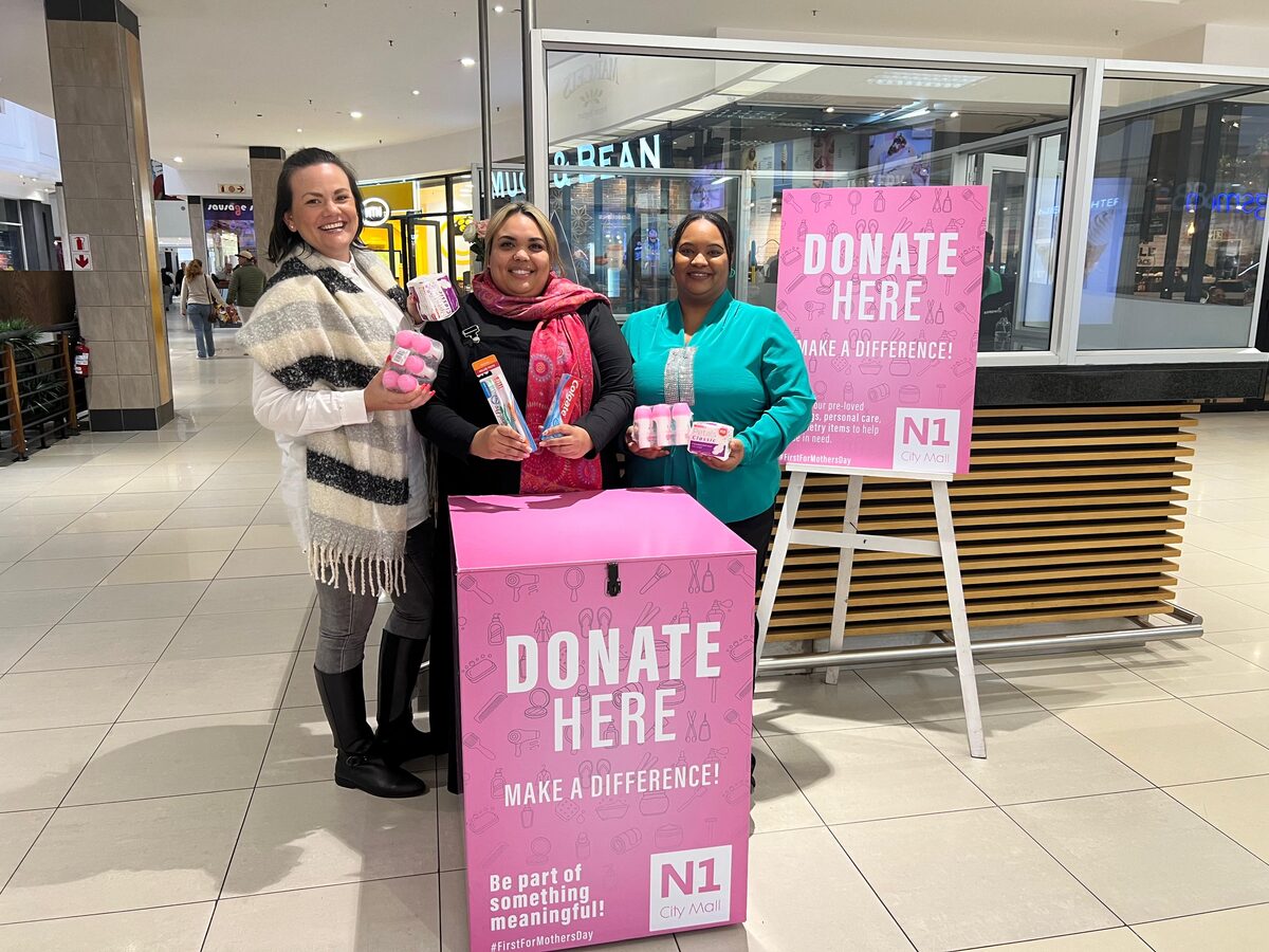 Lisa van Heerden, Tamsyn Roman and Shimonay Everts.