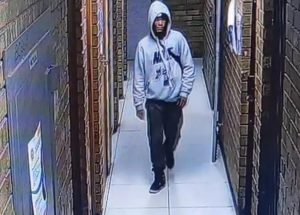 Net in Suid-Afrika: dief steel skootrekenaar uit polisiekantoor