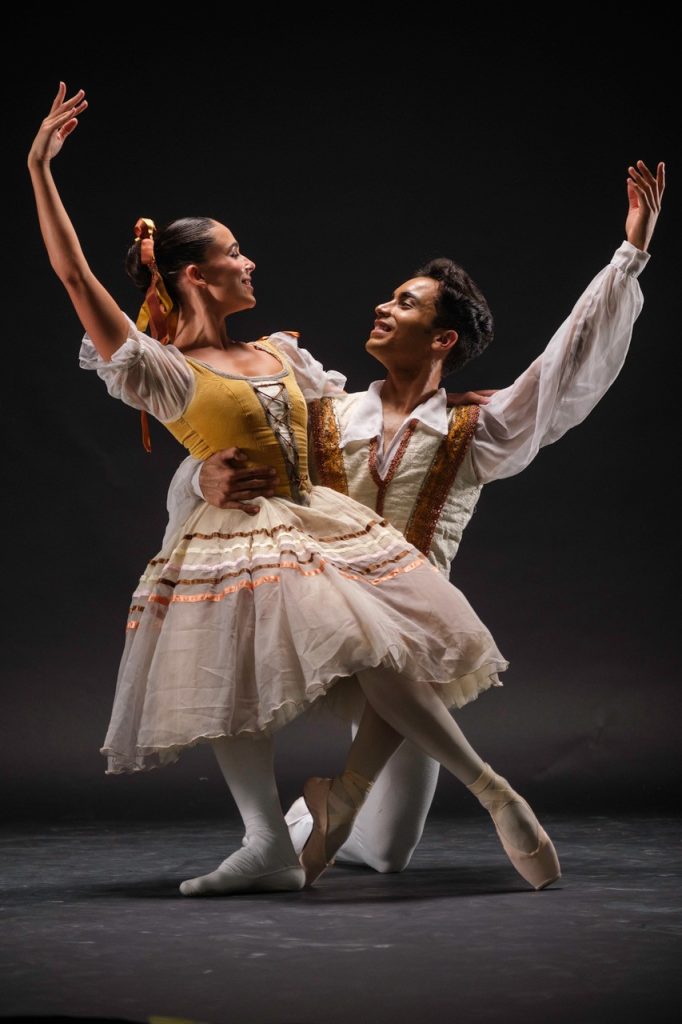 Coppélia tells of young Franz who becomes inexplicably fascinated by a mysterious girl he spies reading a book on the balcony of eccentric toymaker Dr. Coppelius. Unbeknownst to him, the beautiful girl is actually a mechanical doll — named ‘Coppélia' — the inventor’s prized creation. 