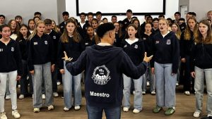 KYK: Van skoolbanke na aftreeoord: DF-koor roer hartsnare