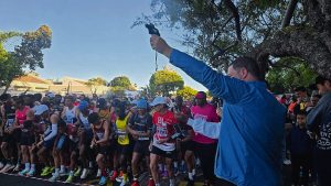 Hill-Lewis joins residents at Edgemead 10km race