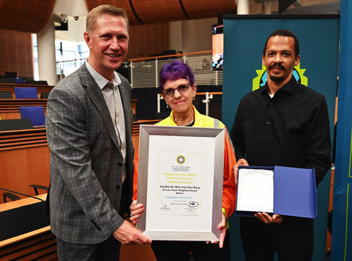 Sandra de Wet Van den Berg of the De La Haye Neighbourhood Watch received the Inspiration of the Year Award. 
