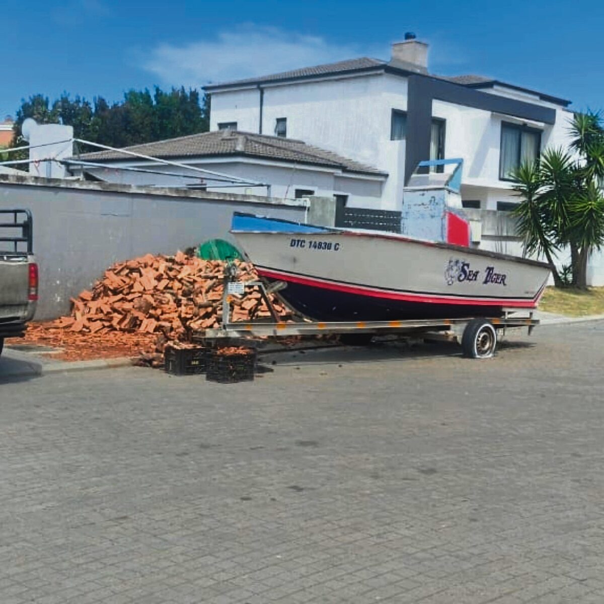 Benadie urges residents to report abandoned-vehicle problems for swift action.