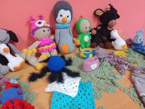 Portland woman weaves hope with free crochet classes