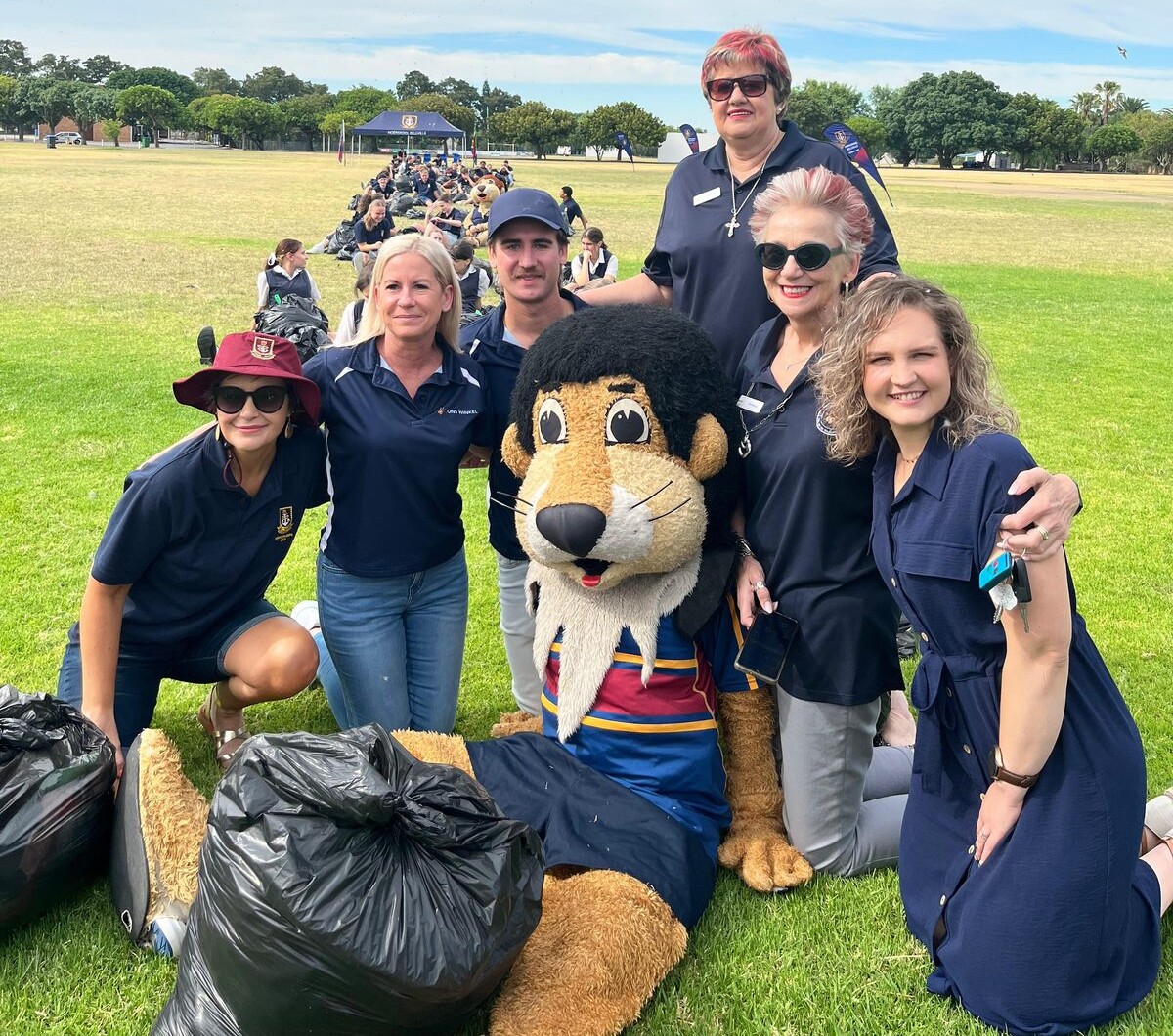 Hoërskool Bellville vorm reuse-duisendpoot vir liefdadigheid