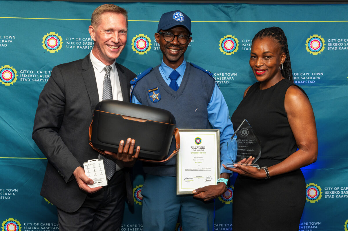 JP Smith, Boy Makutu and Acting Traffic Chief Pamela Mkosi.
