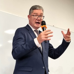 Business leaders of Durbanville visit Stadio University’s new campus