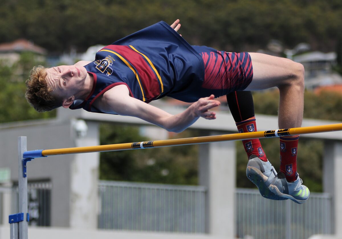 Francois Agenbag het die hoogspring vir seuns o.17 met 'n hoogte van 1.90 m gewen.