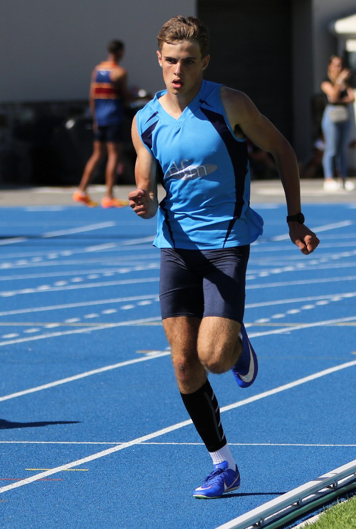 Heynrich Conradie wen die 400 m vir seuns o.14 in 'n nuwe rekordtyd van 54.19.