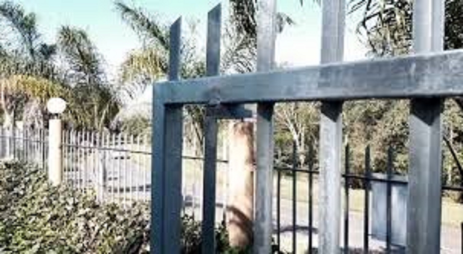 Criminals employ a new method of entry by lifting gates from their rails.