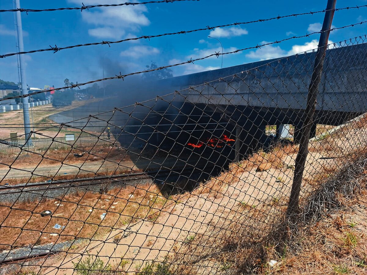 The fire underneath the bridge on the N1.