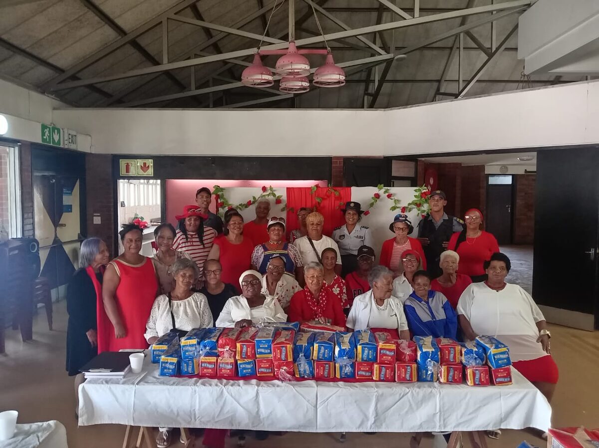 Lentegeur police advised seniors on how the station could help them.