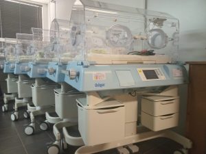 Ses splinternuwe broeikaste aan Tygerberg-hospitaal geskenk