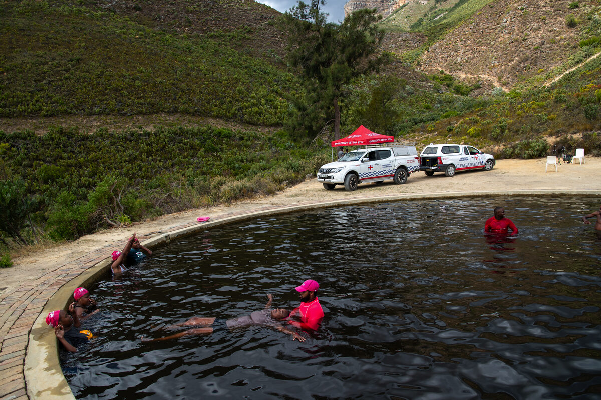 NSRI community programmes are teaching scouts water safety and survival swimming.