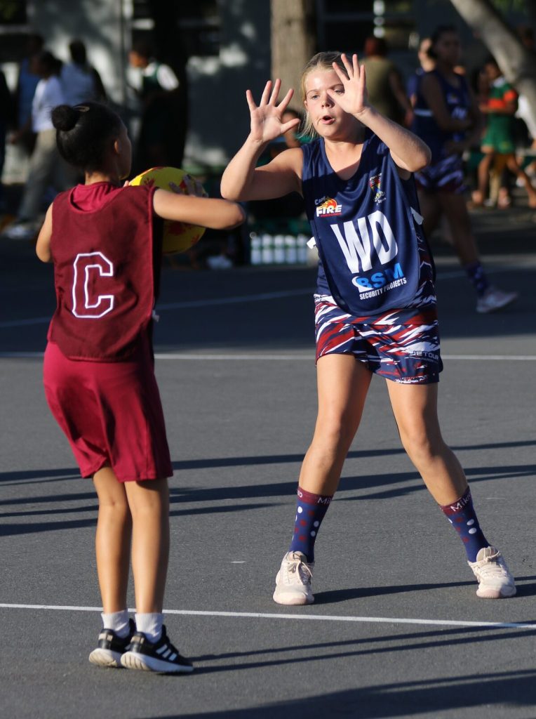 Dané Mouton (Mikro) on defense 