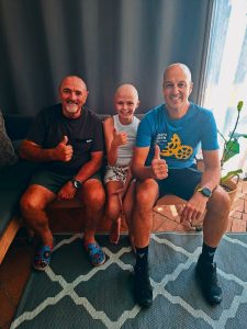 Twee Cape Epic-ryers vereer Monte Vista-kankerlyer (12)