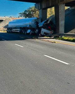Twee sterf in vragmotor-ongeluk op N7-snelweg buite Kaapstad