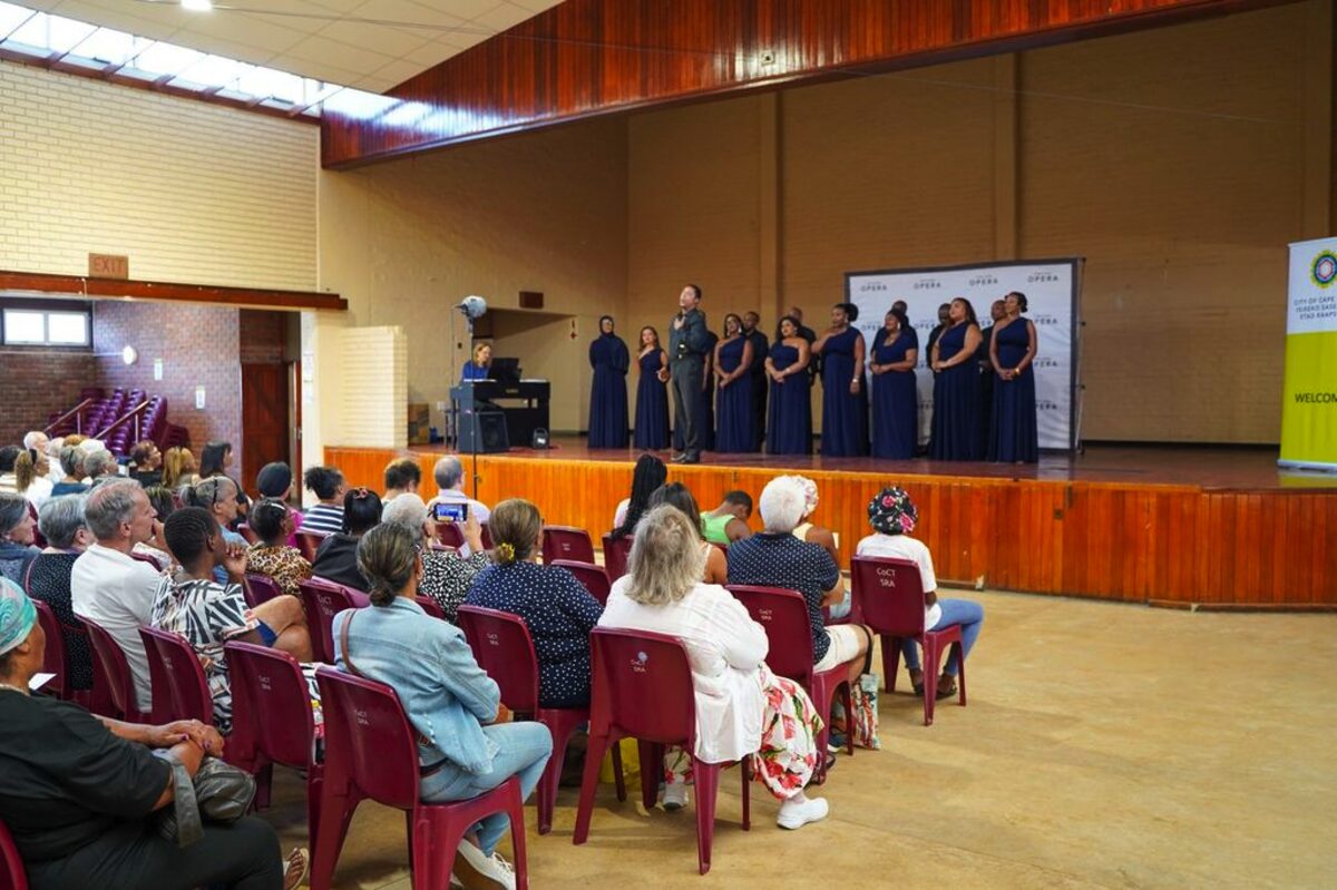Opera series draws hundreds in Bothasig, Langa and Fish Hoek