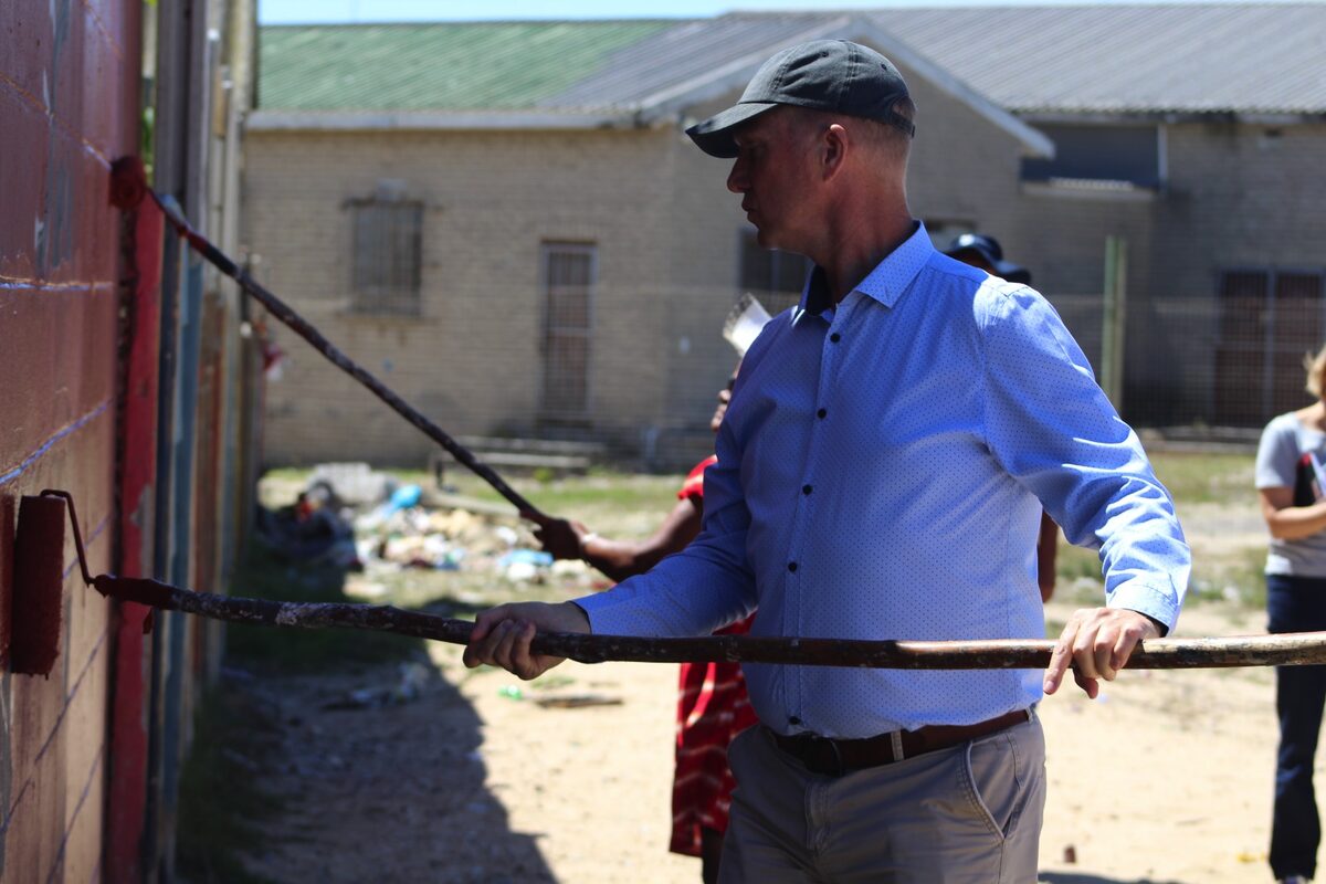 JP Smith helps resident reclaim spaces in Tafelsig.