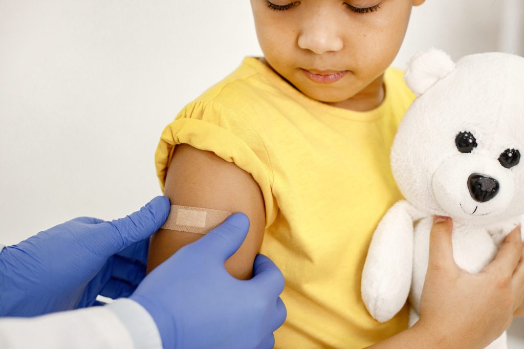 vaccination of child image