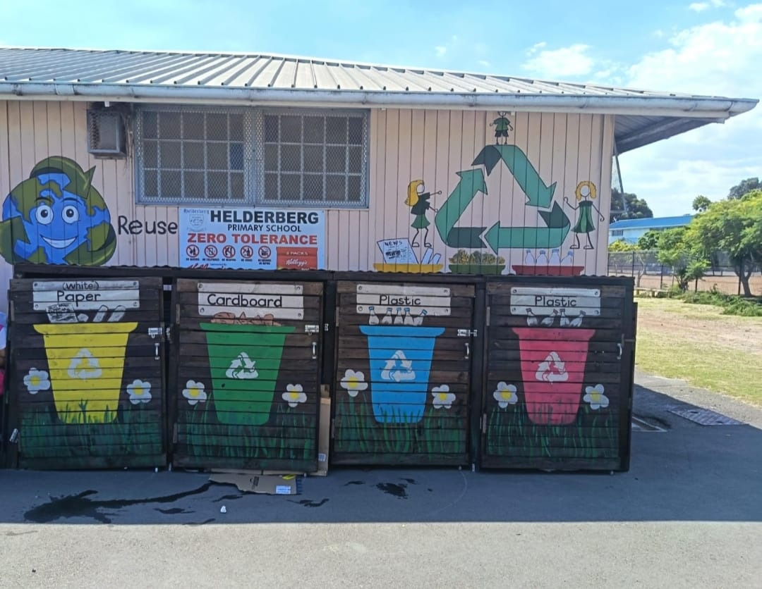 Die skool se herwinningsprojek gaan voort ten spyte van baie struikelblokke.