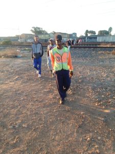 Uncle Dennis sal saam met jou stap as jy bang is