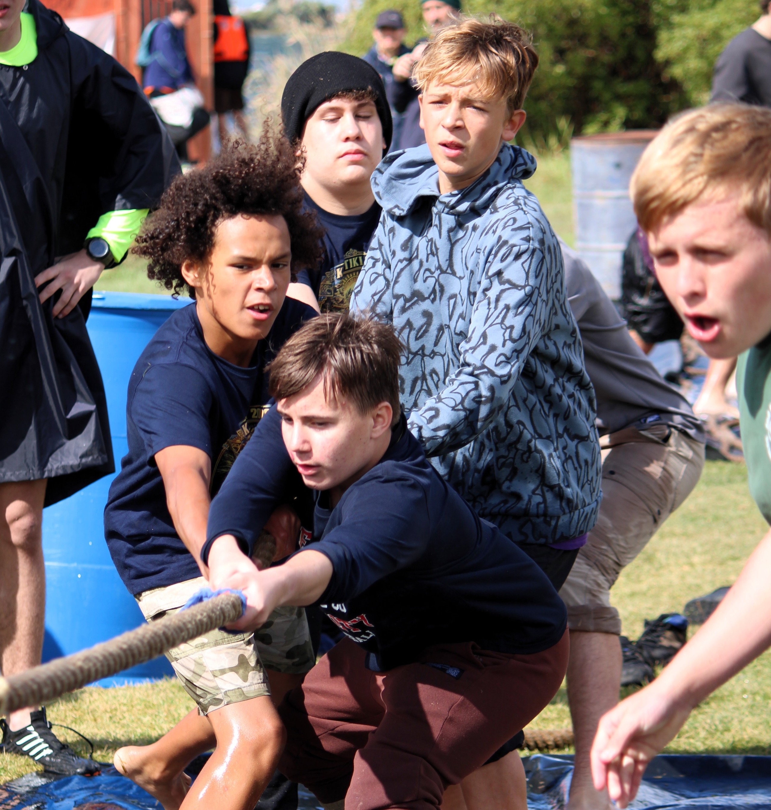 Holding the rope are (from front) John Robertson, Gabriel Johnson, Sebastiaan Aalbers and William Reyneke. Photo: Keagan Coetzee